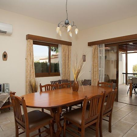 Villa Natasha Coral Bay Esterno foto
