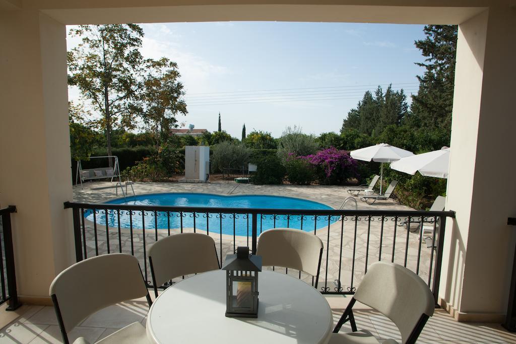 Villa Natasha Coral Bay Esterno foto
