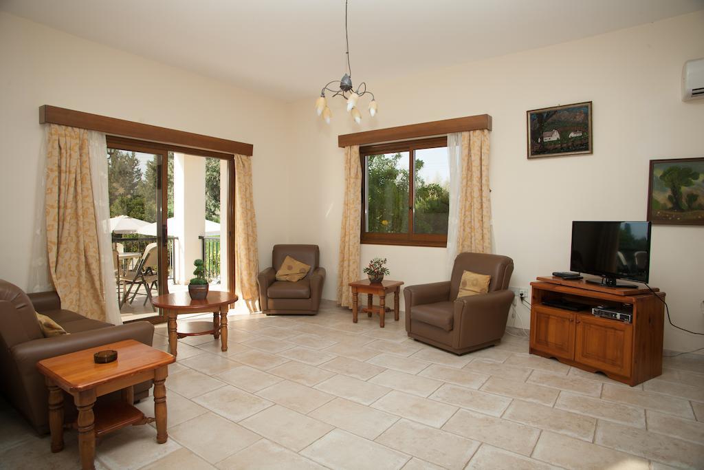 Villa Natasha Coral Bay Esterno foto